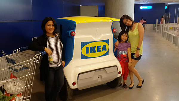Let's go home with this IKEA's mini golf cart. Not!