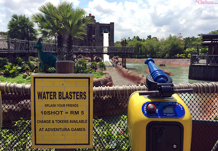 Splash your friend in Dino Island, Legoland Malaysia