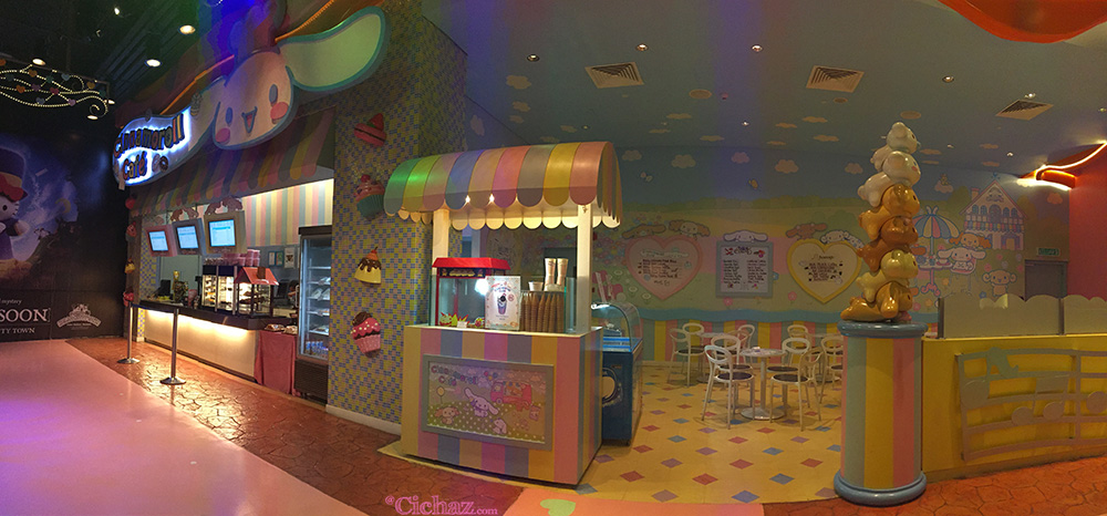 Cafe di dalam Hello Kitty Town