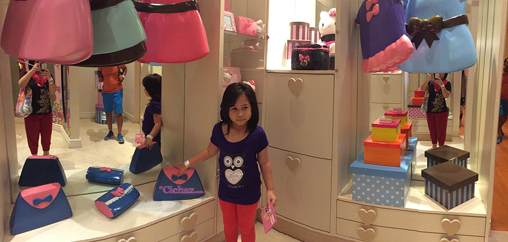 Wardrobe Room - Hello Kitty Town Malaysia